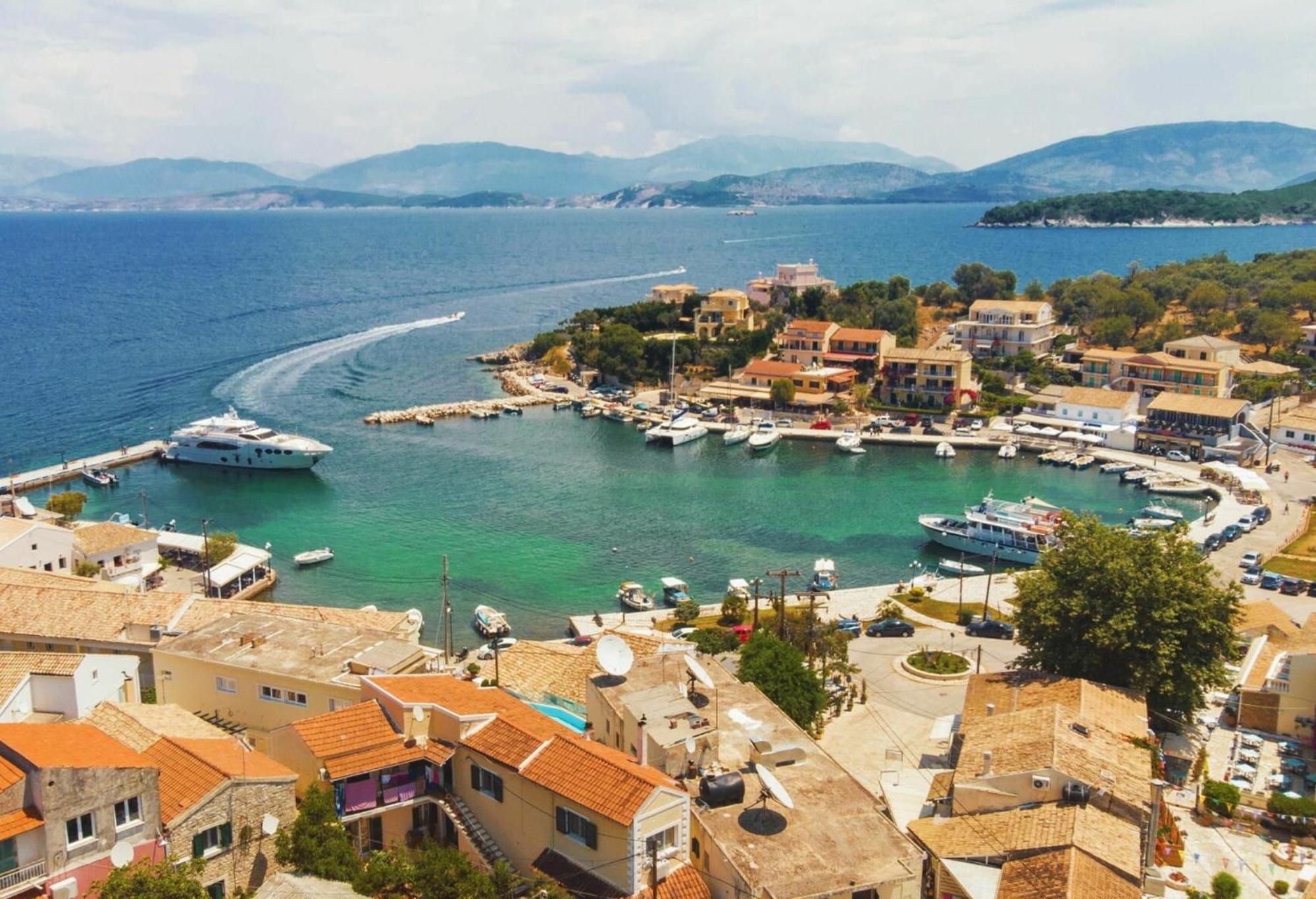 Kassiopi Piazza Suites Extérieur photo